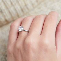18K White Gold Solitaire Diamond Engagement Ring Setting