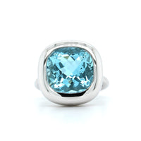 18K White Gold Aquamarine Heavy Bezel Set Ring