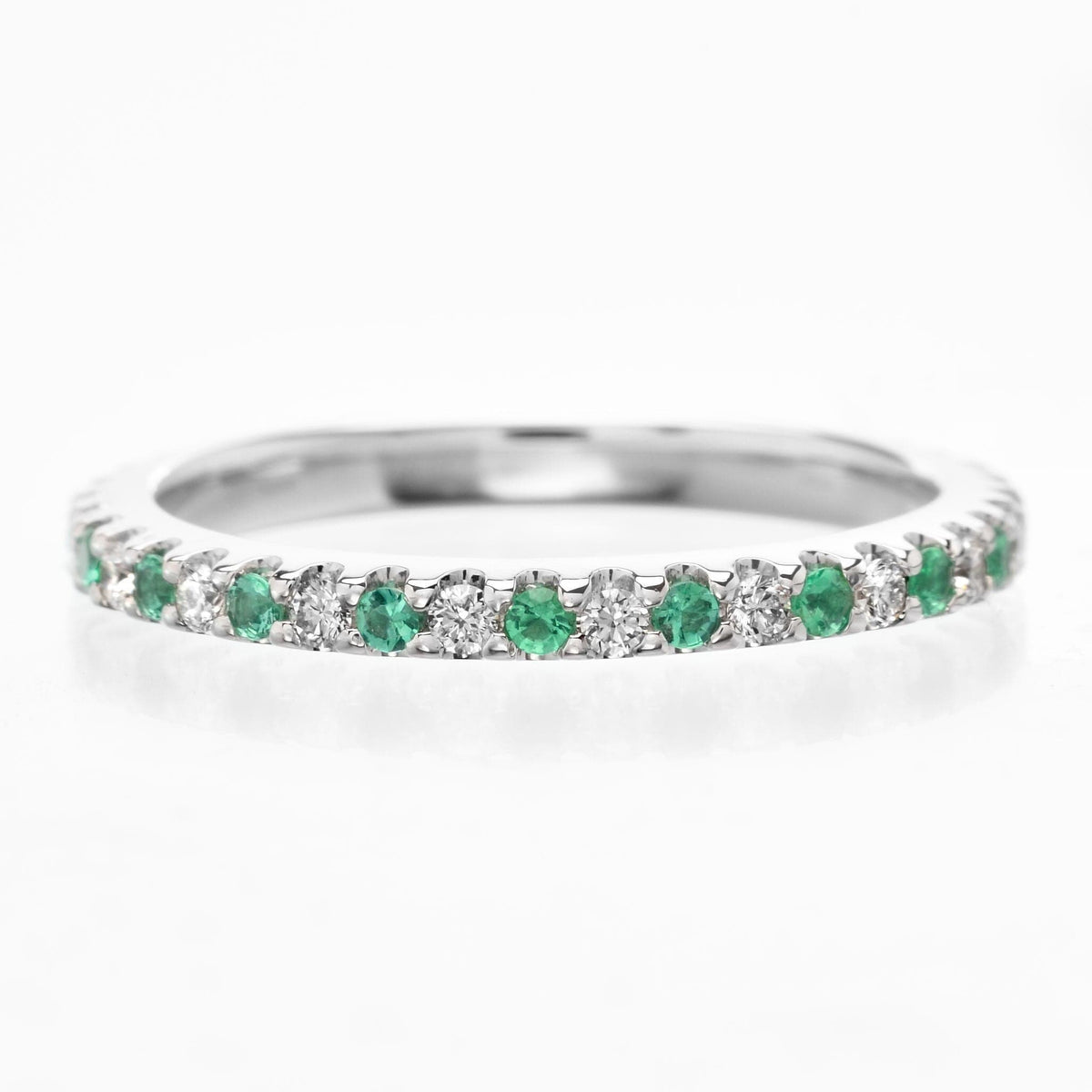 18K White Gold Diamond and Emerald Prong Set Band