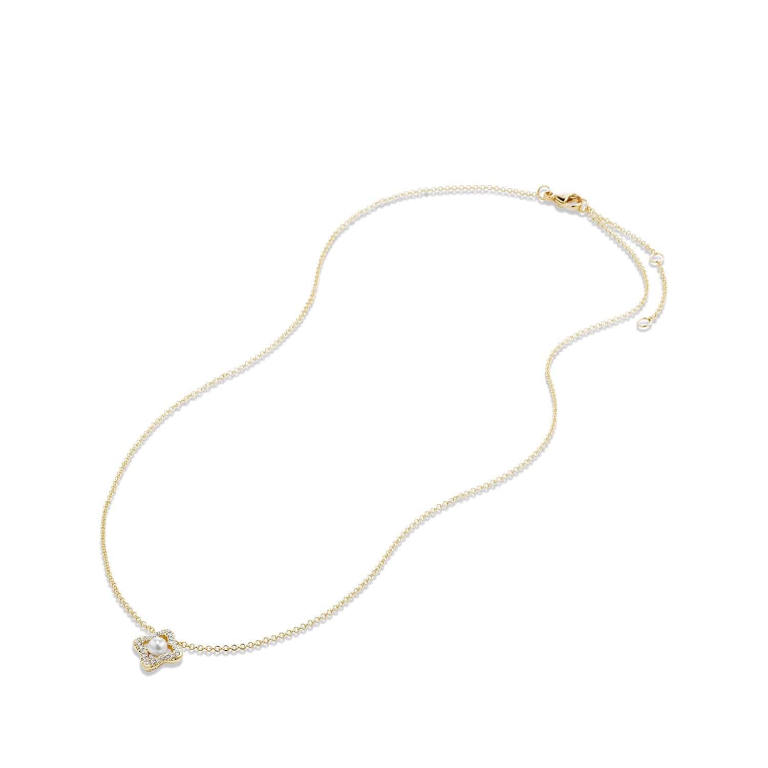 Venetian Quatrefoil® Necklace with Pearl and Diamonds in 18K Gold