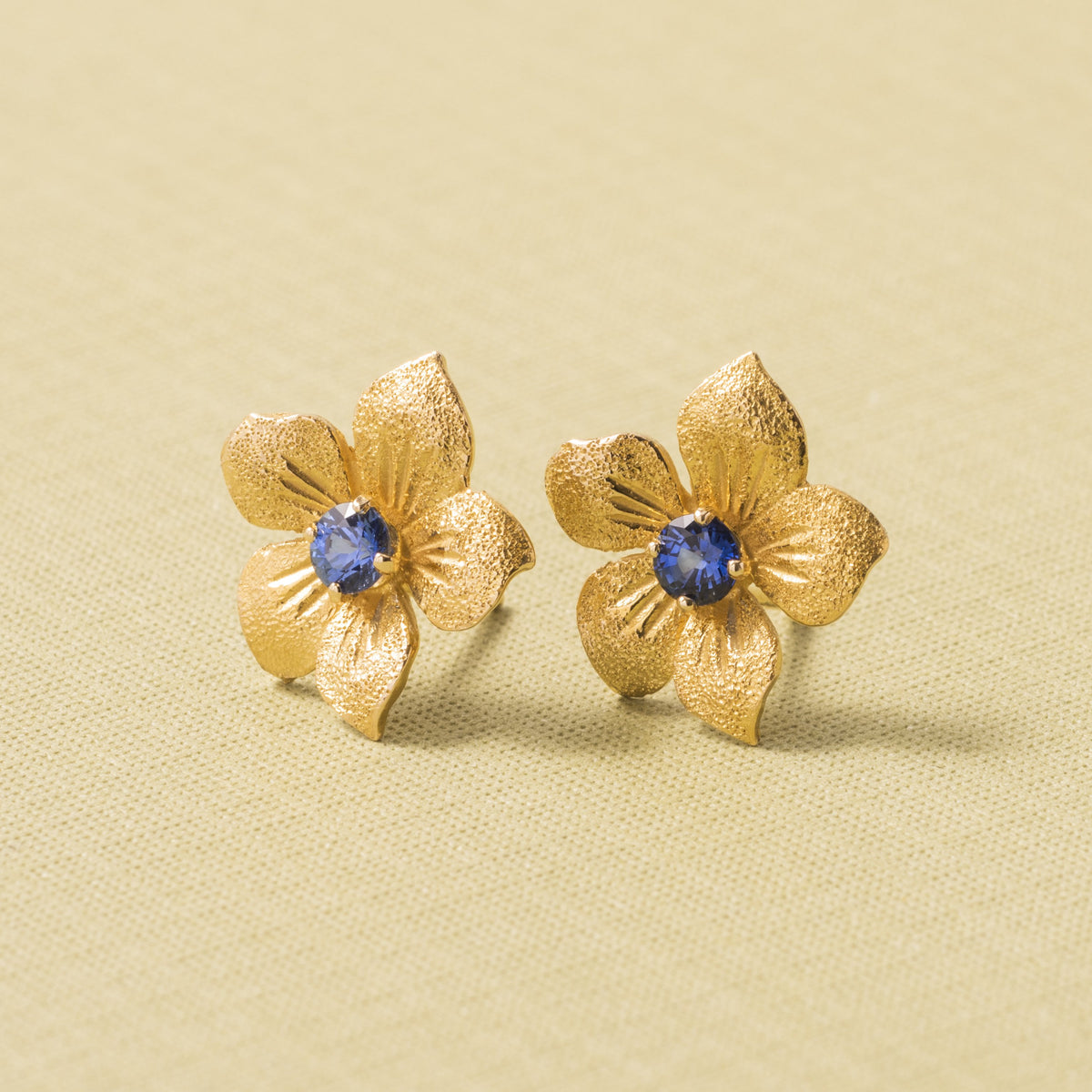 14K Yellow Gold Estate Sapphire Flower Earrings