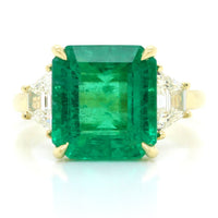 18K Yellow Gold Three-Stone Emerald and Diamond Ring