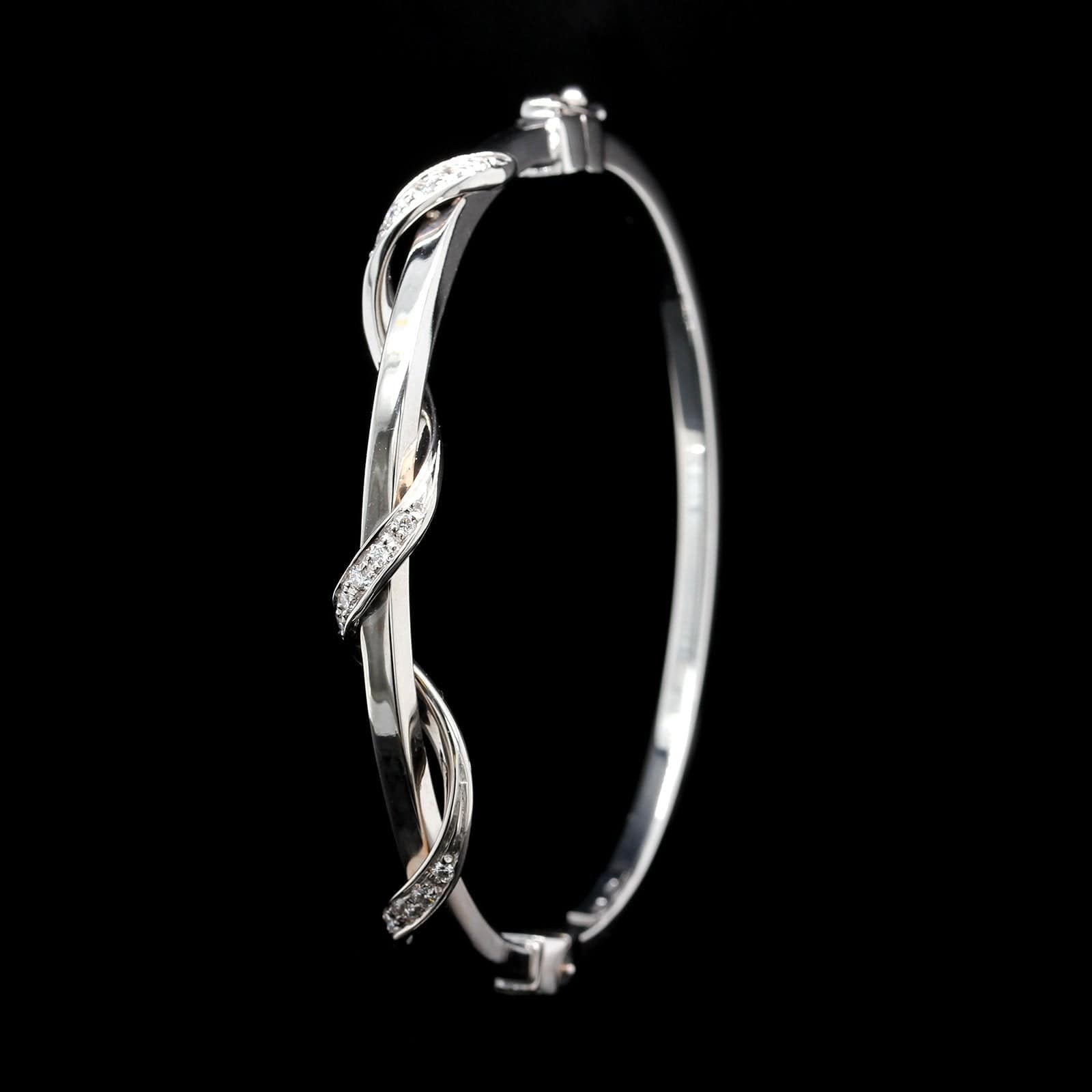 18K White Gold Estate Diamond Bangle