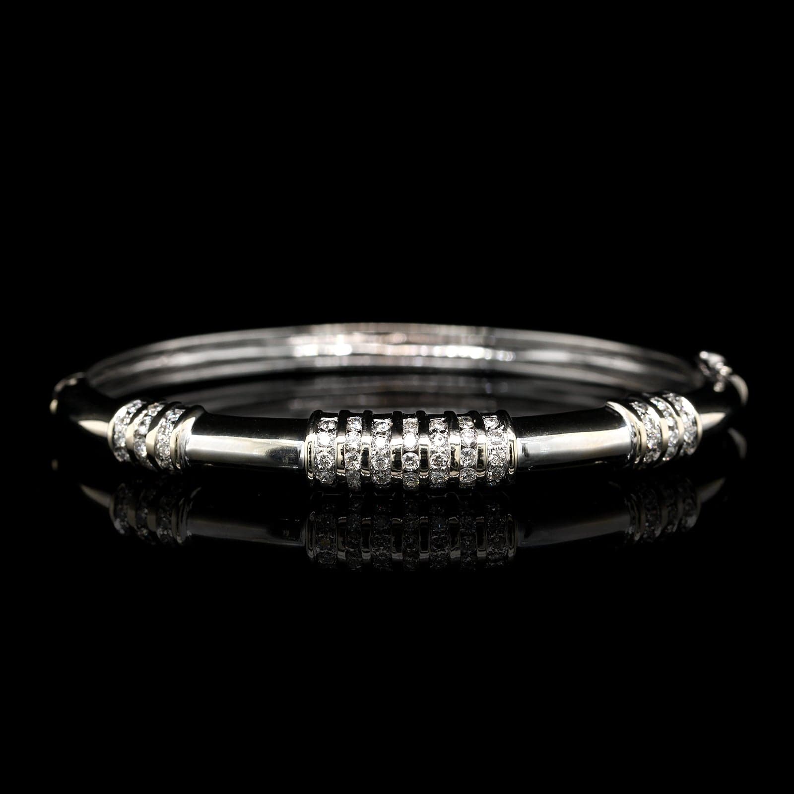 18K White Gold Estate Diamond Bangle