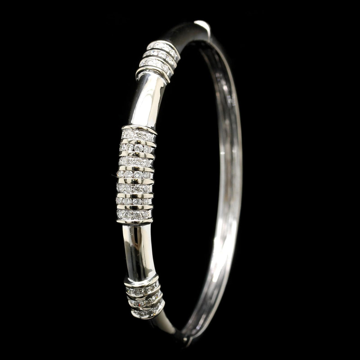 18K White Gold Estate Diamond Bangle