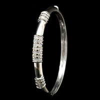 18K White Gold Estate Diamond Bangle