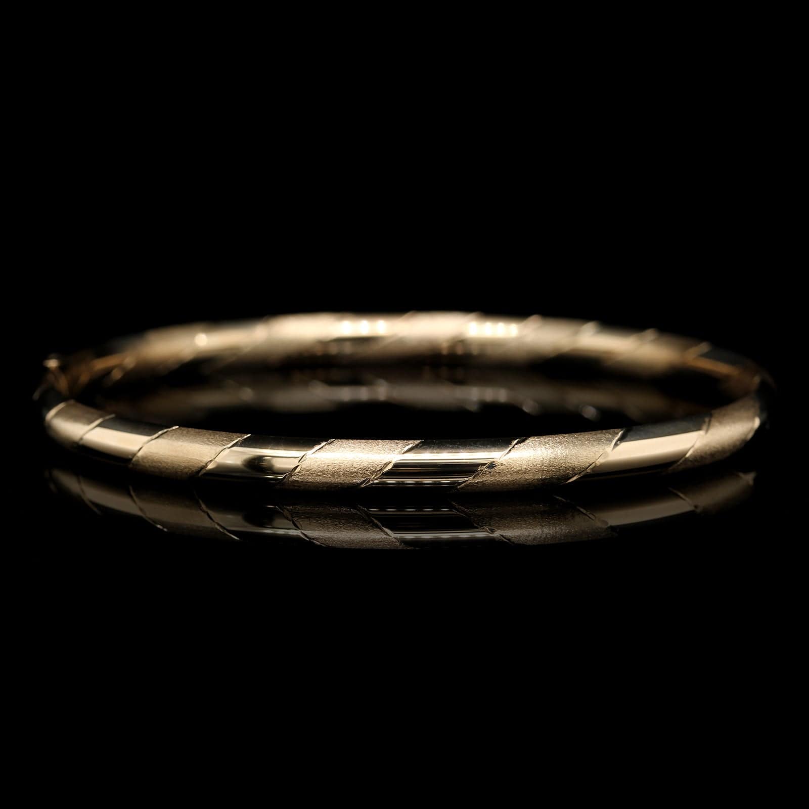 14K Yellow Gold Estate Hinged Bangle Bracelet