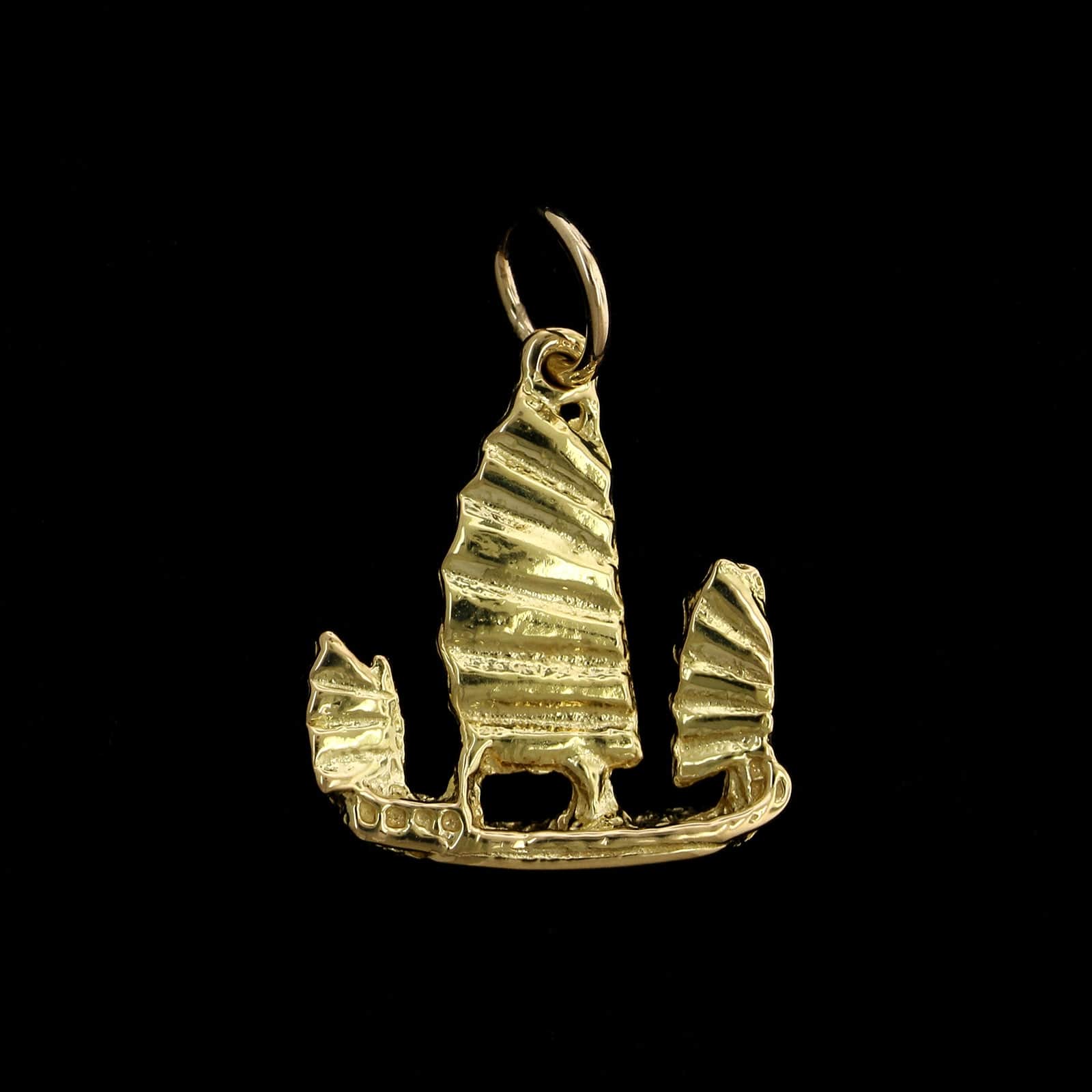 18K Yellow Gold Estate Chinese Junk Shop Charm