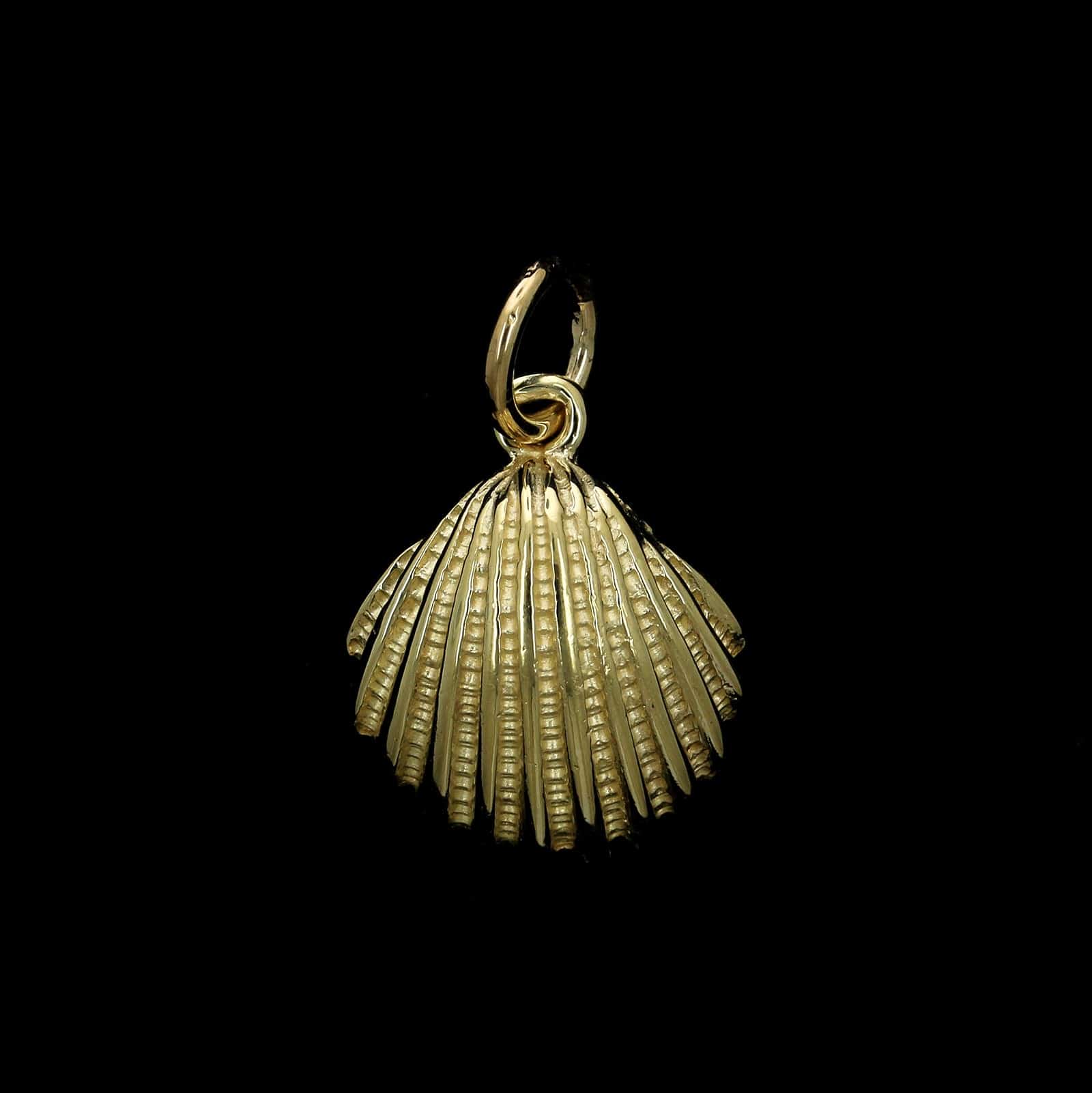 14K Yellow Gold Estate Scallop Shell Charm