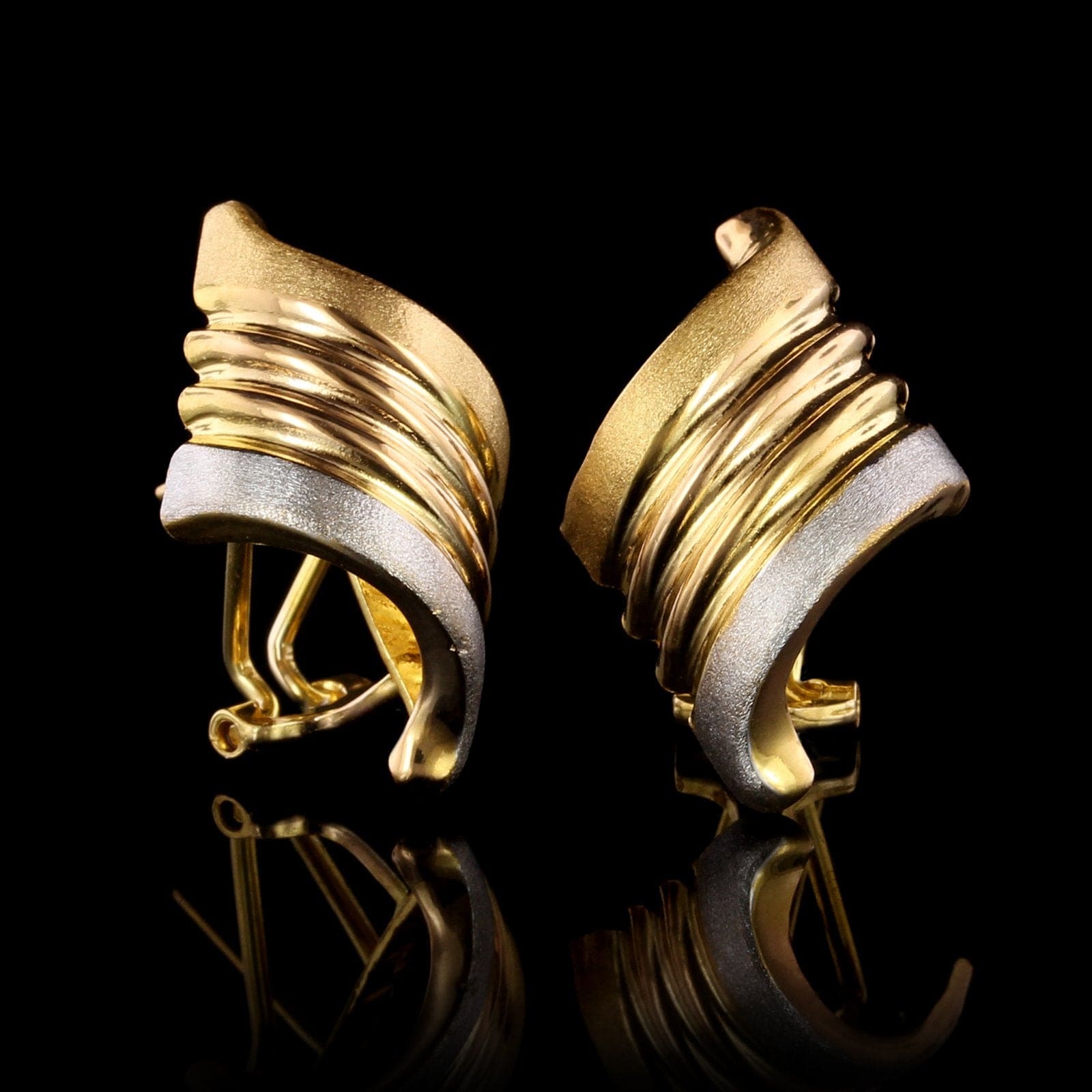 22K Yellow Gold Estate Swirl Earrings