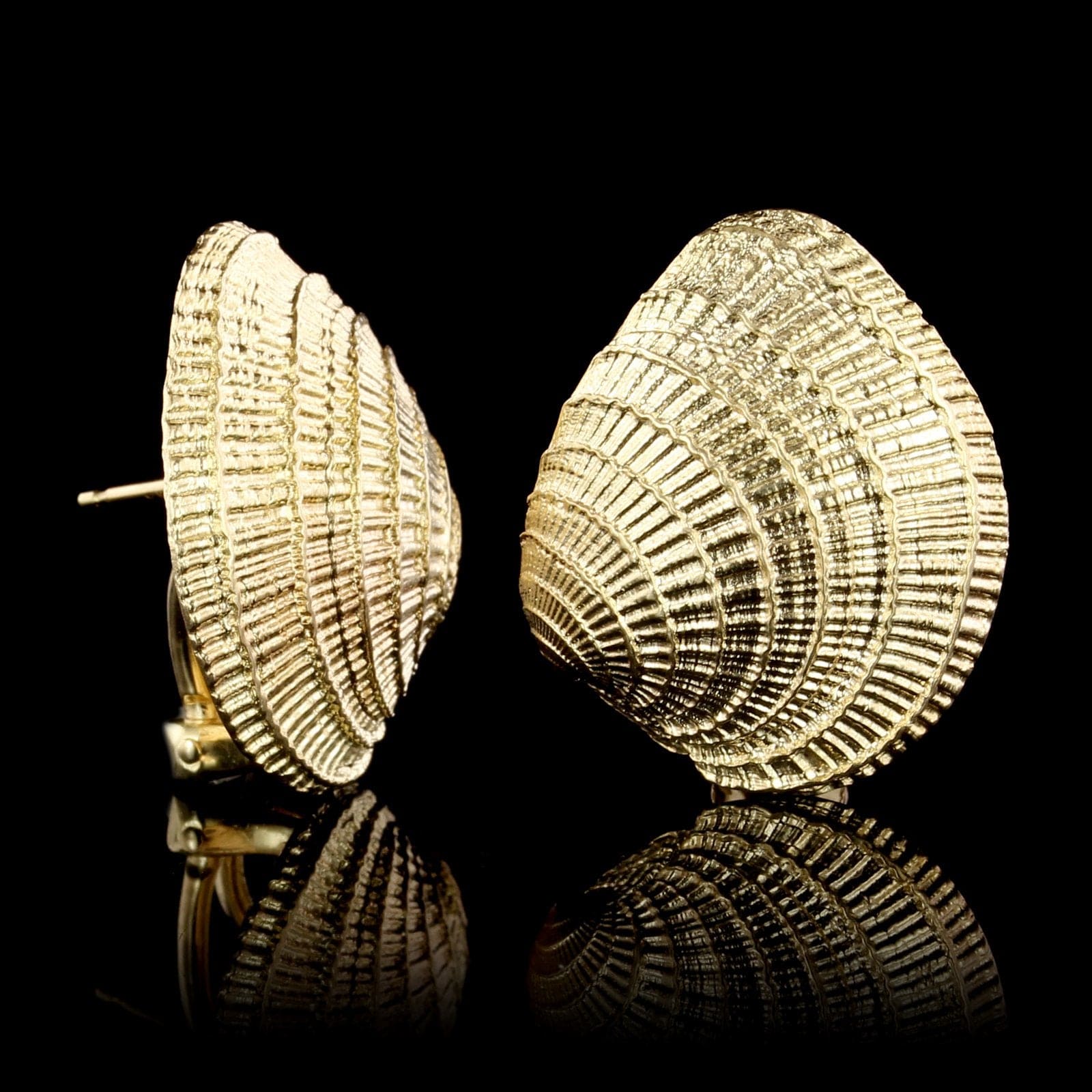 14K Yellow Gold Estate Shell Earrings
