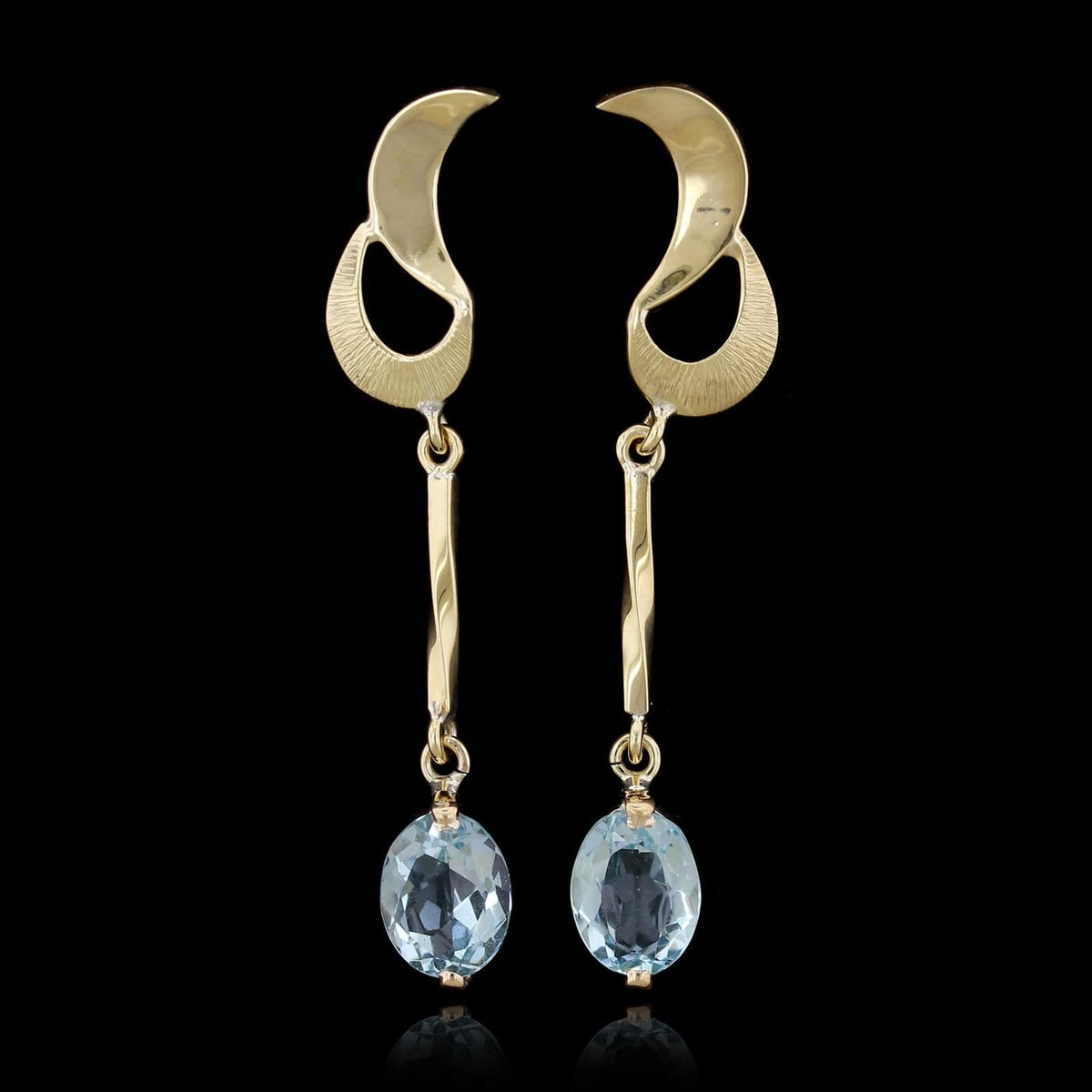 18K White Gold Aquamarine Earrings