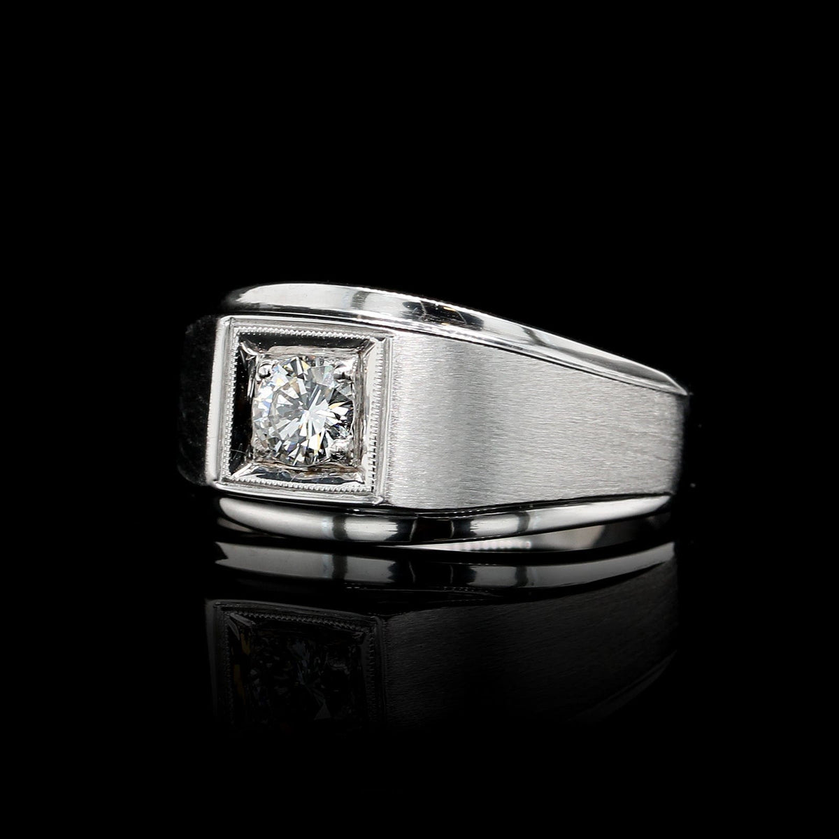 18K White Gold Estate Diamond Ring