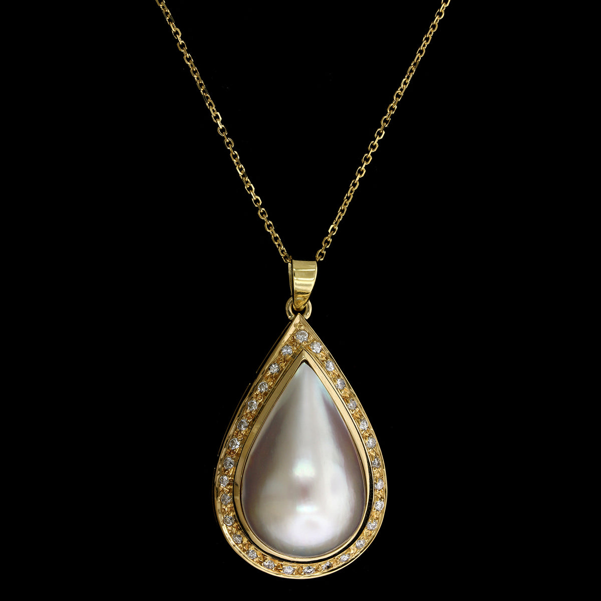 18K Yellow Gold Estate Mabe Pearl and Diamond Pendant Necklace