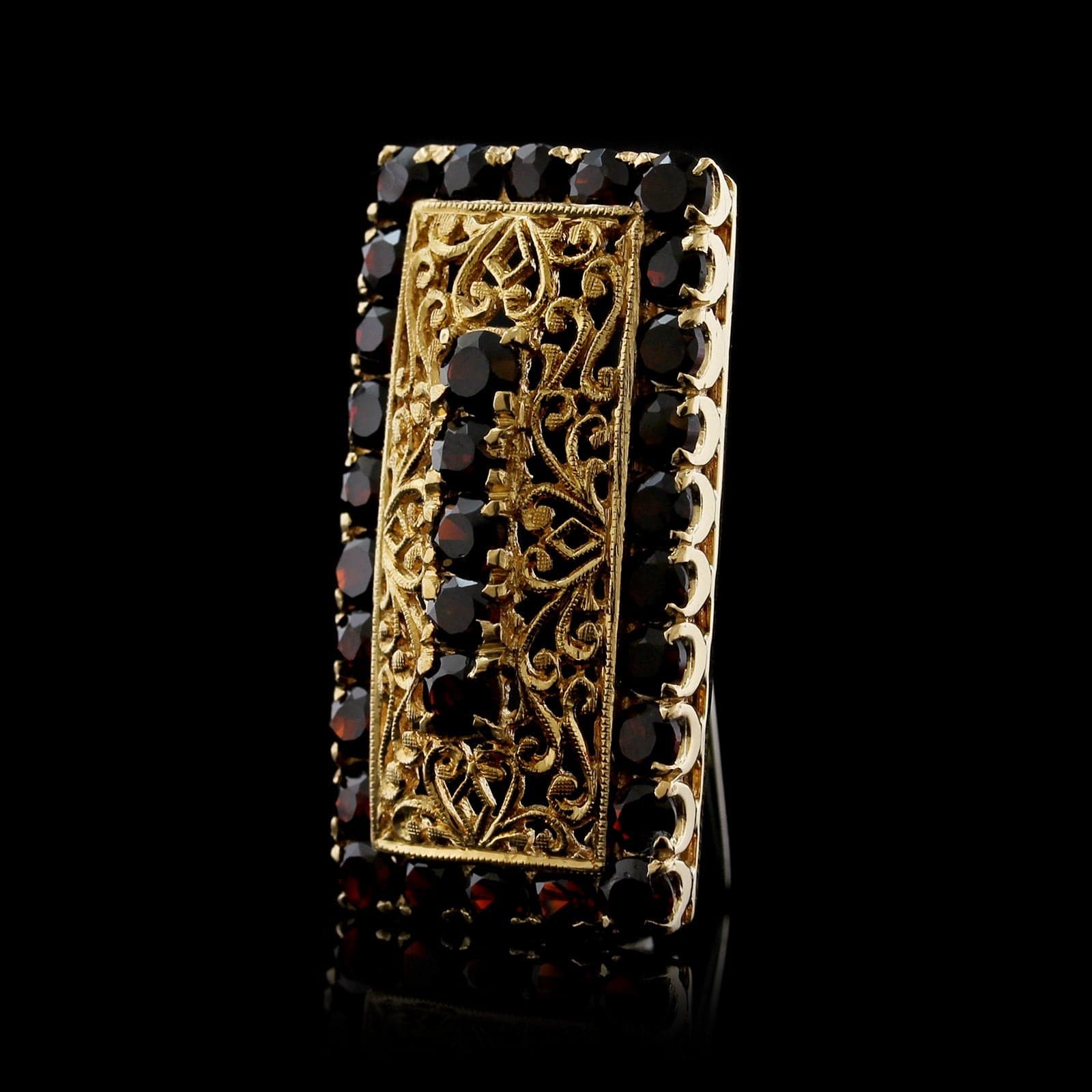 18K Yellow Gold Estate Garnet Pin
