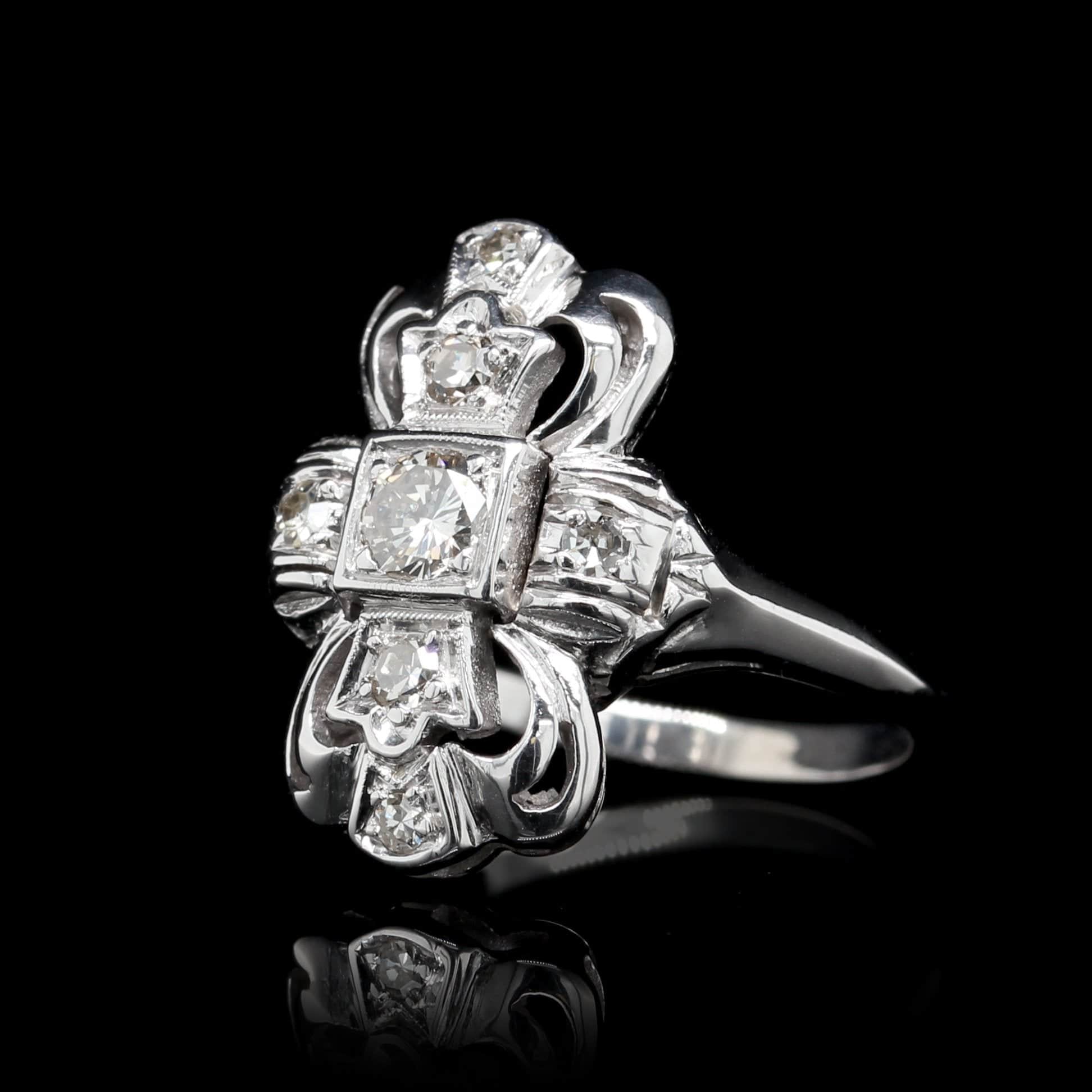 Vintage 14K White Gold Diamond Ring.