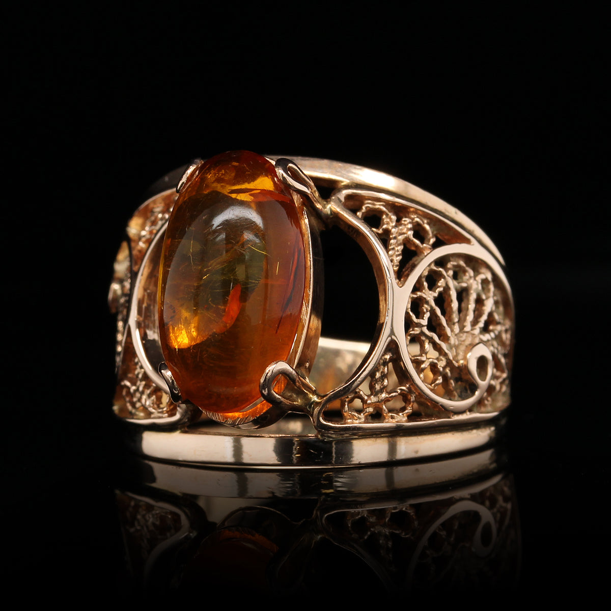 14K Yellow Gold Estate Amber Ring