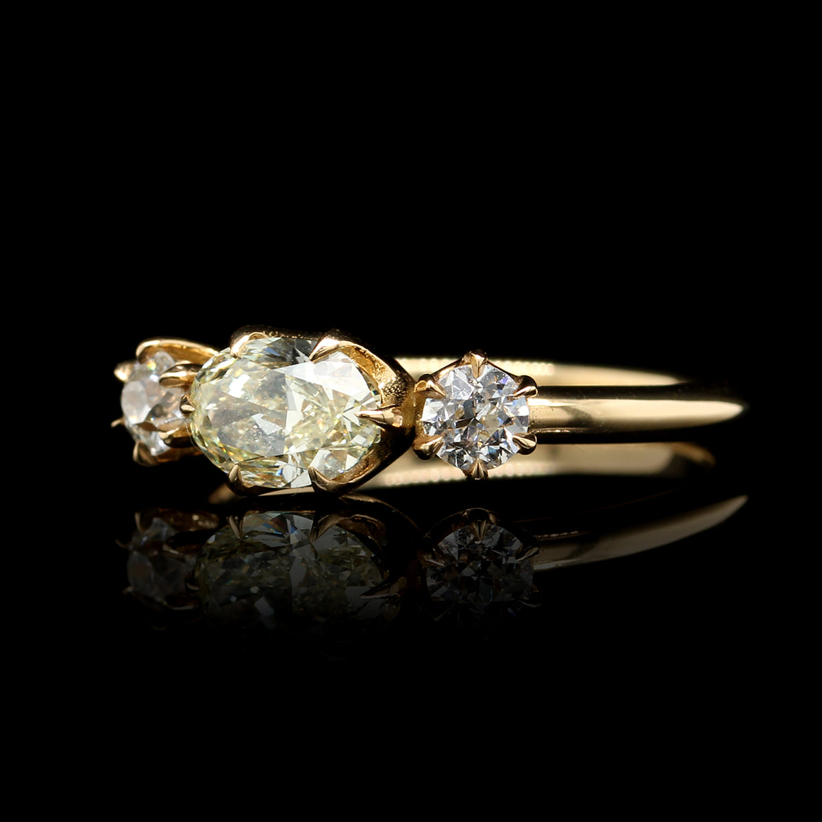 Alexis Kletjian 18K Yellow Gold Estate Yellow Diamond and Diamond 'Juno' Ring