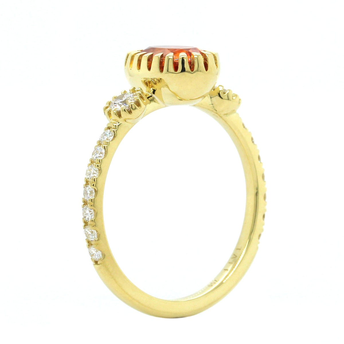 18K Yellow Gold Oval Garnet Diamond 3 Stone Ring