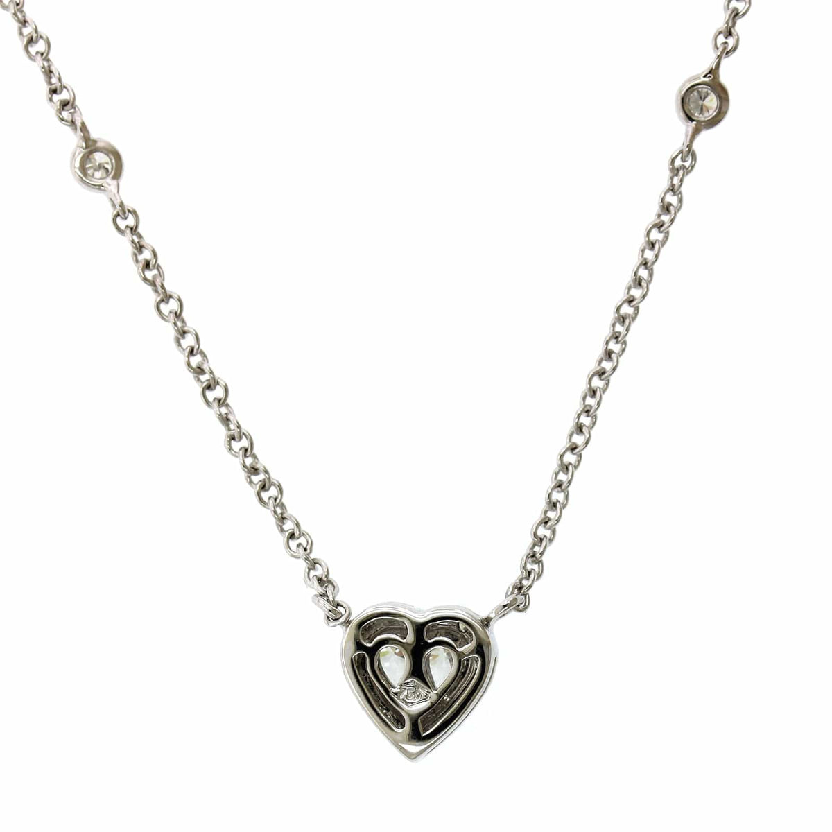 18K White Gold Heart Cluster Diamond Necklace