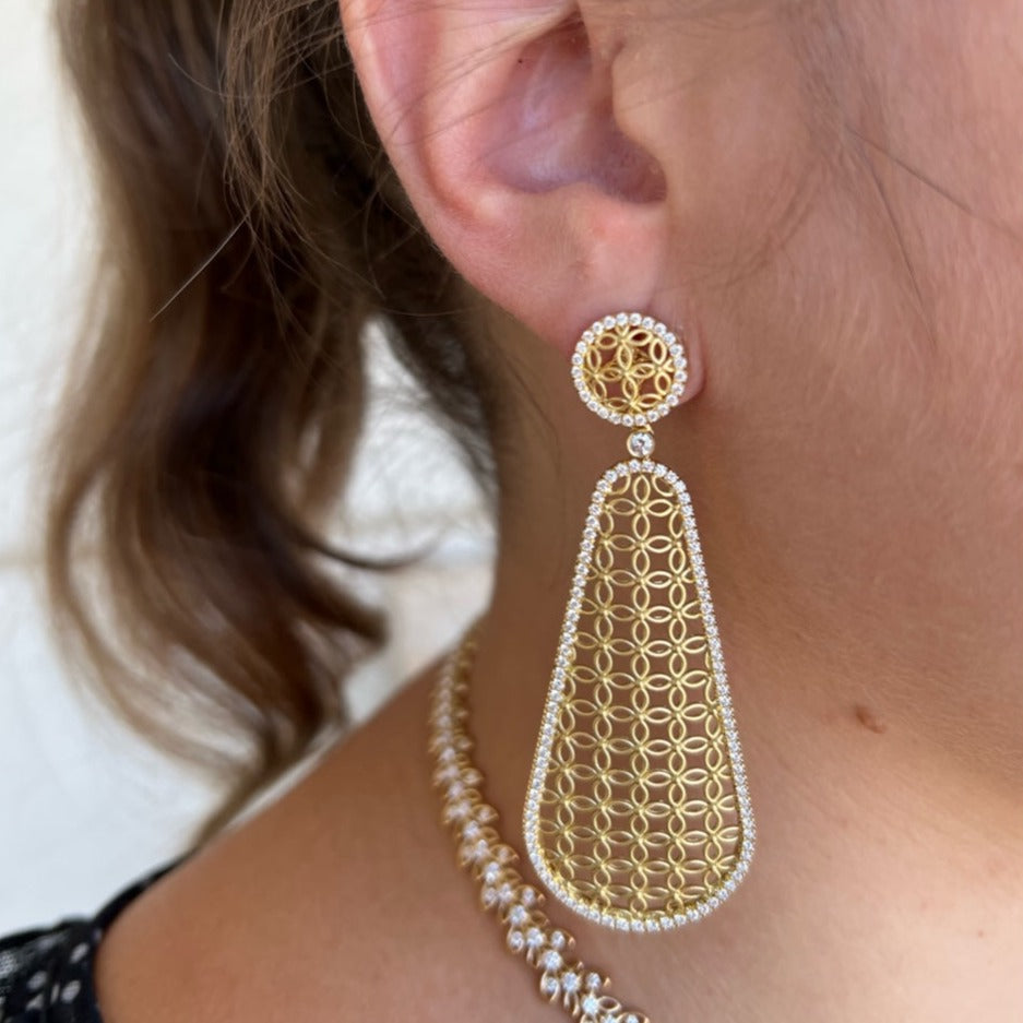 18K Yellow Gold Diamond Floral Pattern Drop Earrings