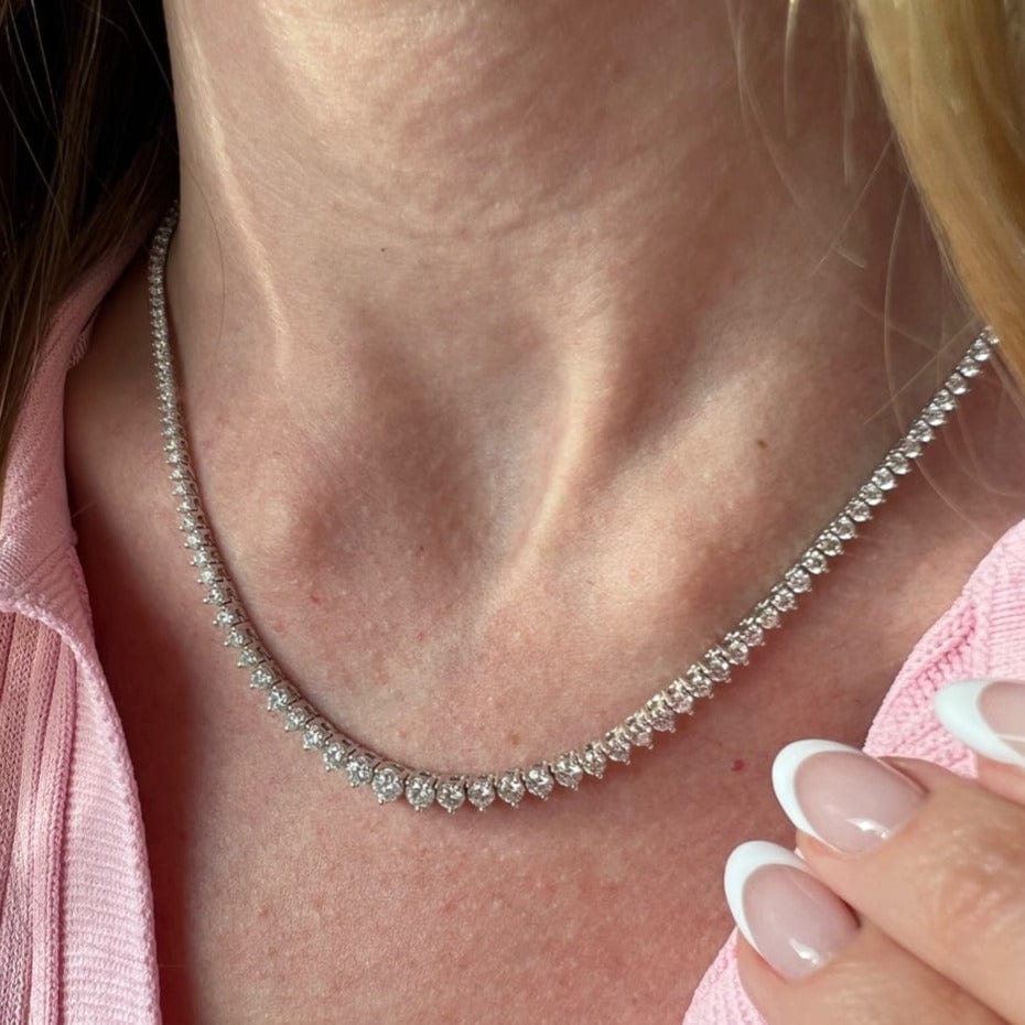 18K White Gold Graduated Diamond Tennis Necklace