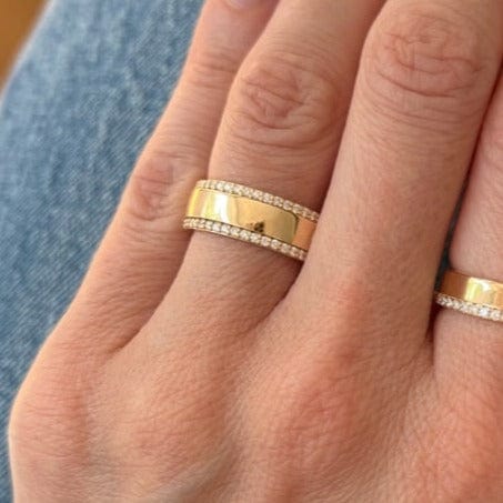 14K Yellow Gold Diamond Edge Wedding Band