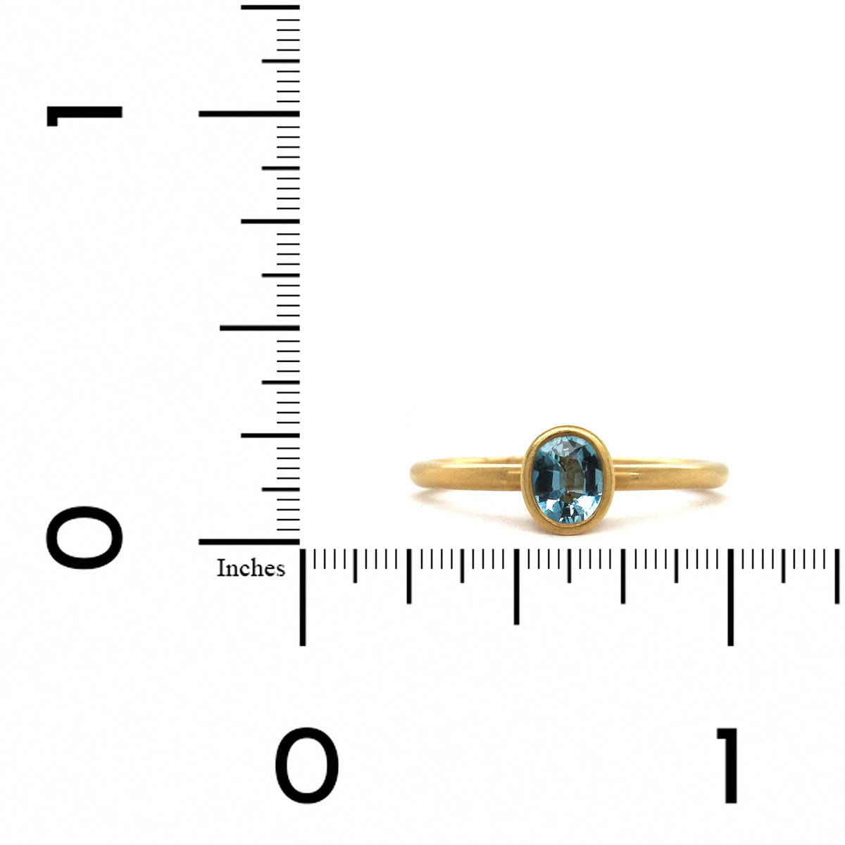 18K Yellow Gold Oval Cut Aquamarine Ring