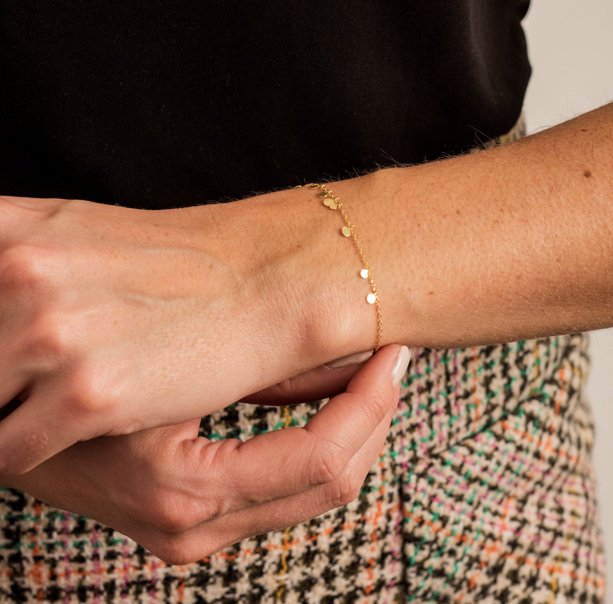 18K Yellow Gold Random Dotted Bracelet