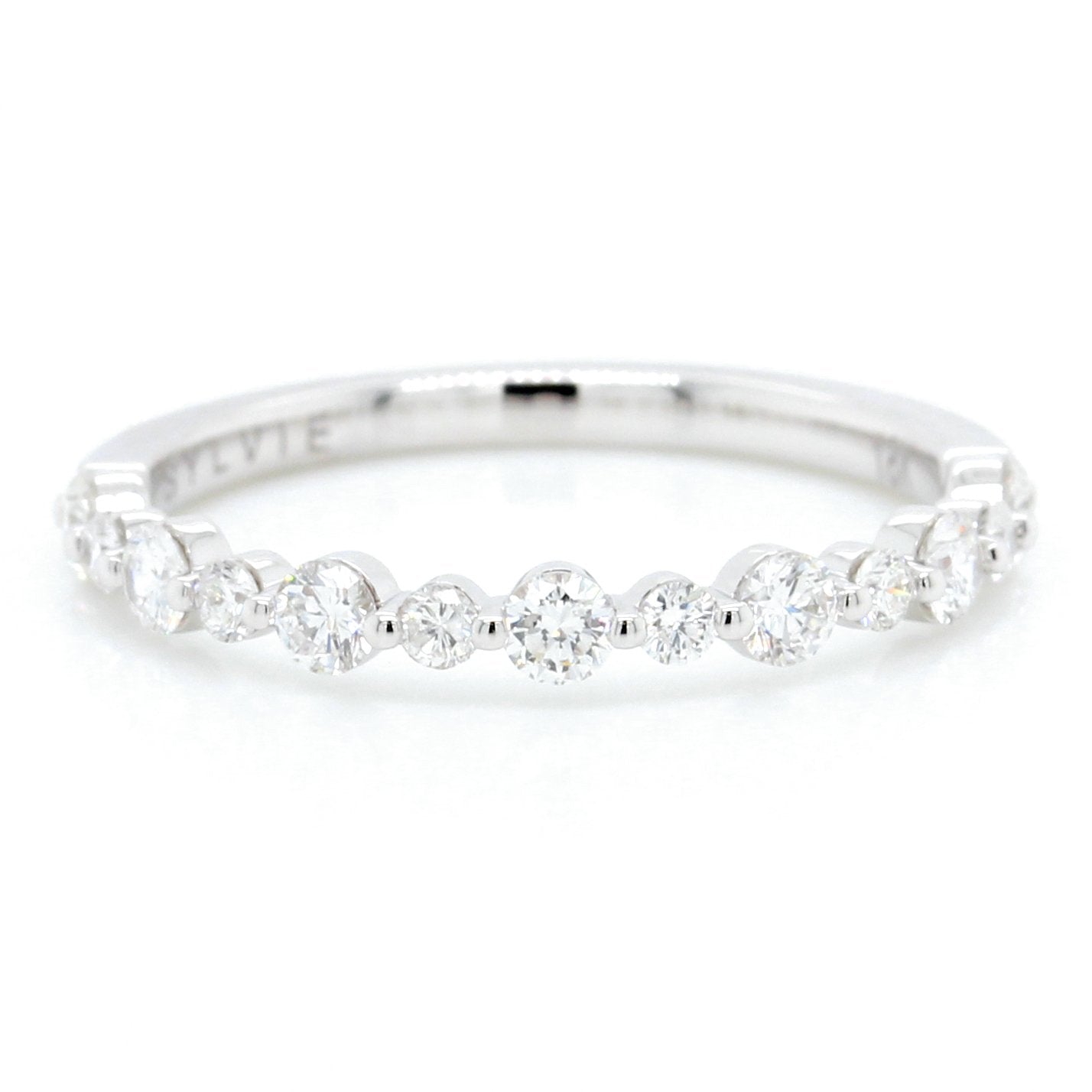 18K White Gold Alternating Round Diamond Band