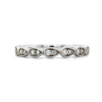 18K White Gold Teardrop Shaped Wedding Band
