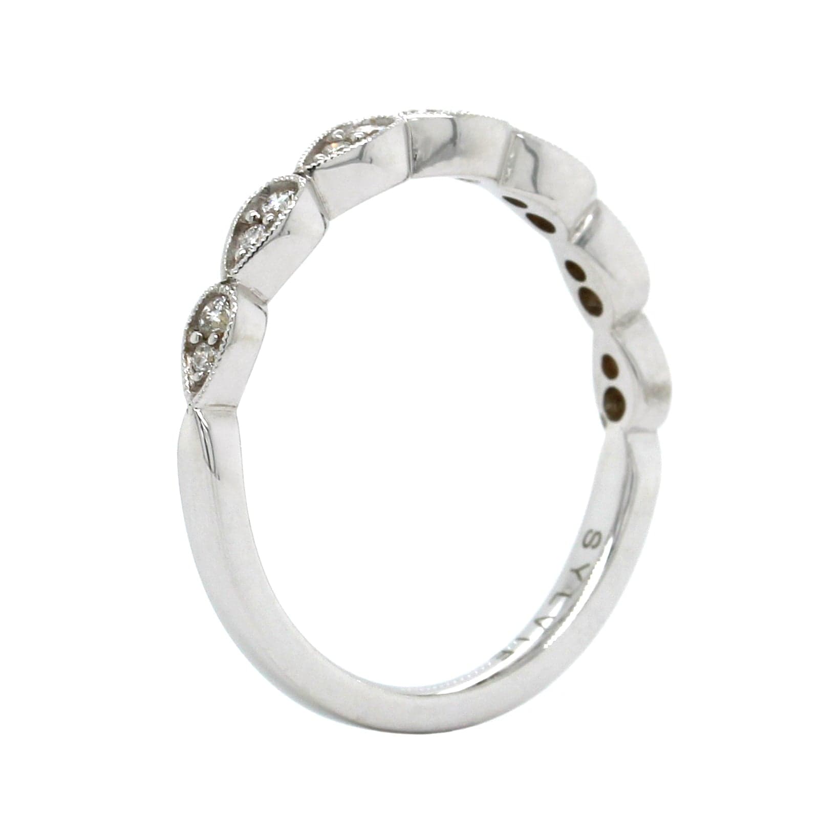 18K White Gold Teardrop Shaped Wedding Band