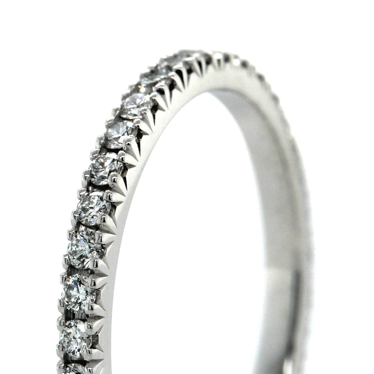 18K White Gold Prong Set Diamond Band