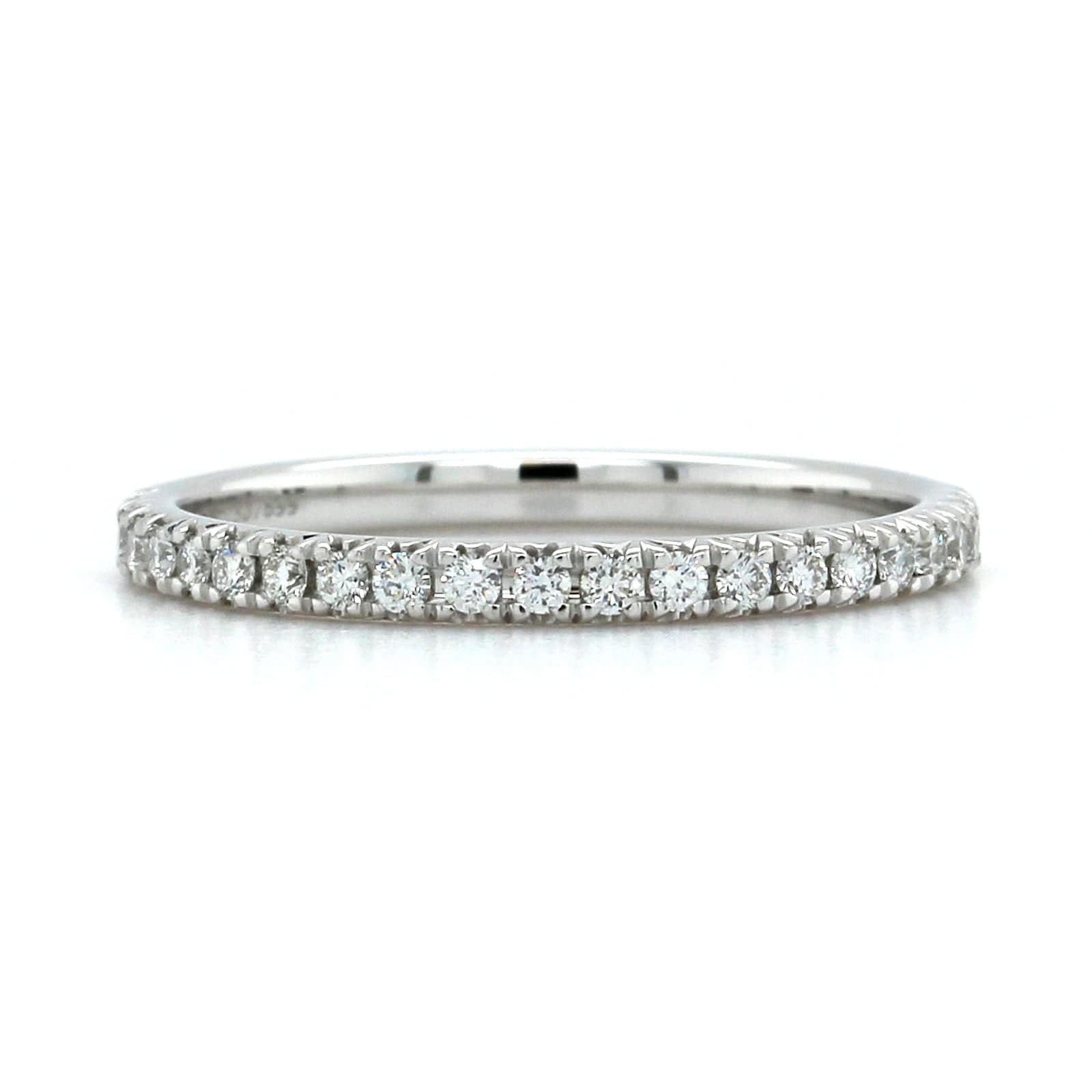 18K White Gold Shared Prong Diamond Band