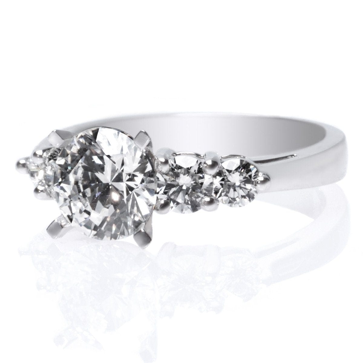Platinum Graduated Engagement Ring Setting