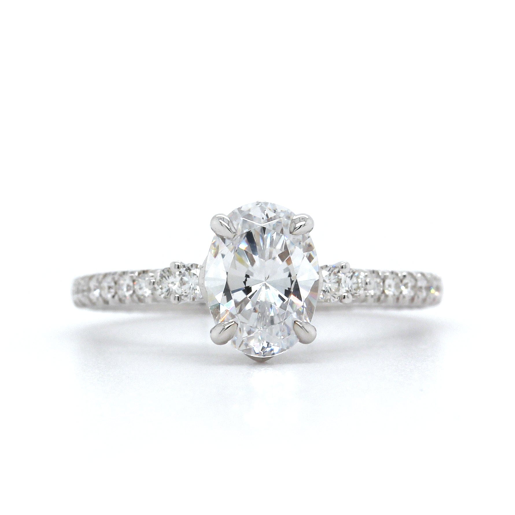 18K White Gold Oval Diamond Engagement Ring Setting