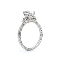 18K White Gold Oval Diamond Engagement Ring Setting