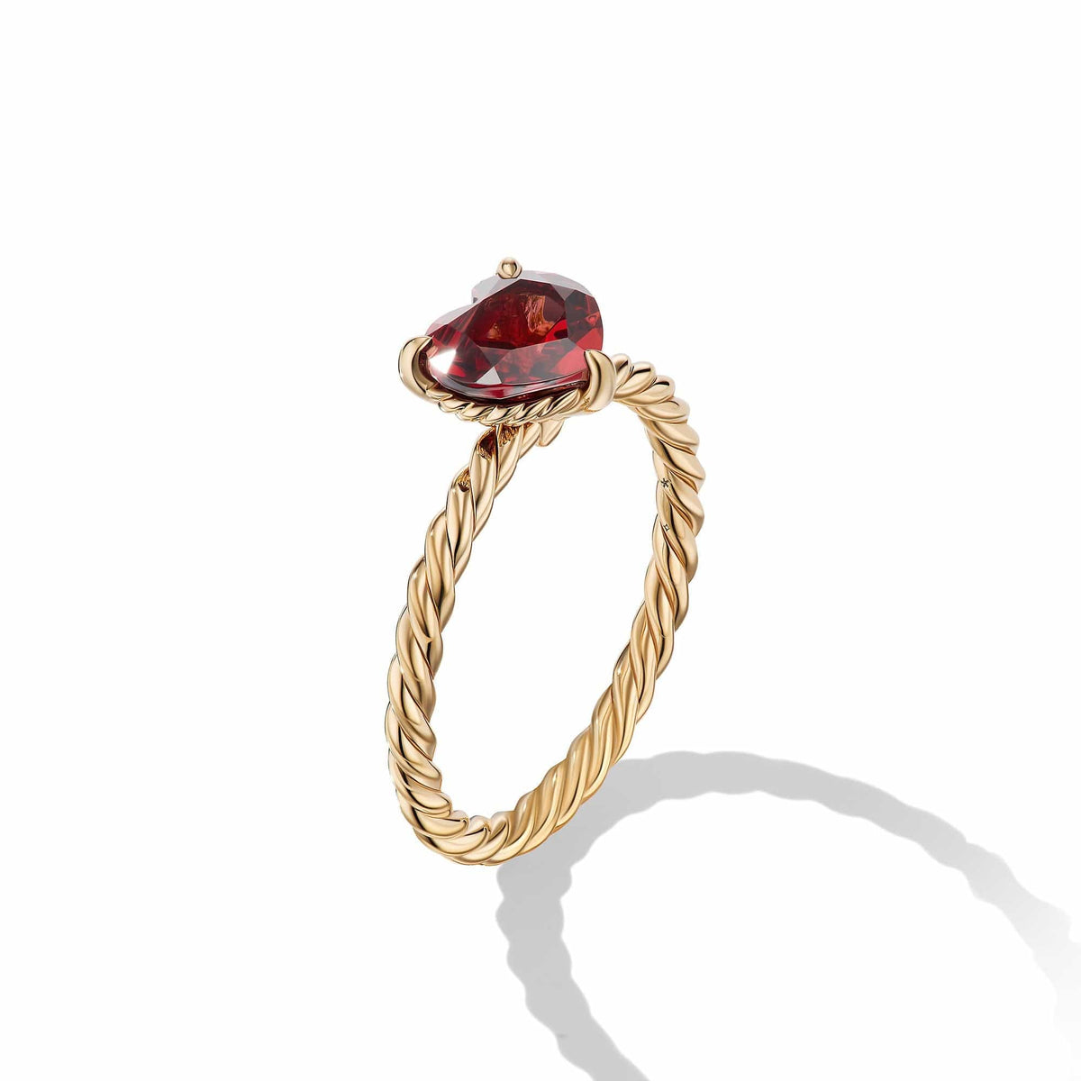 Chatelaine® Heart Ring in 18K Yellow Gold with Garnet