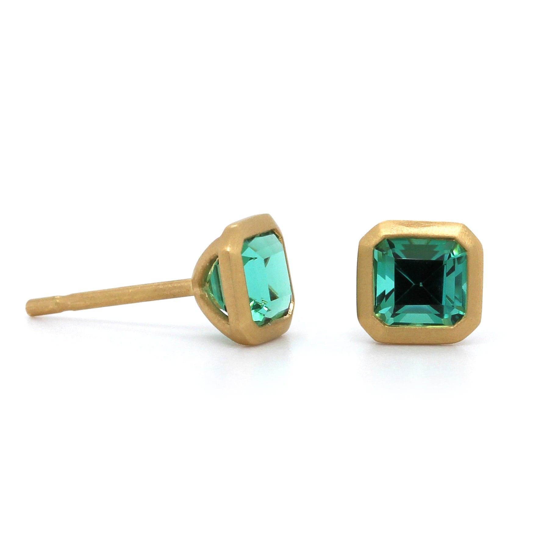 18K Yellow Gold Green Tourmaline Stud Earrings
