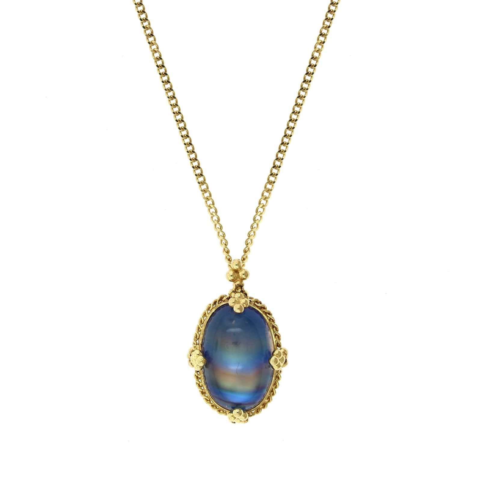 18K Yellow Gold Oval Moonstone Necklace