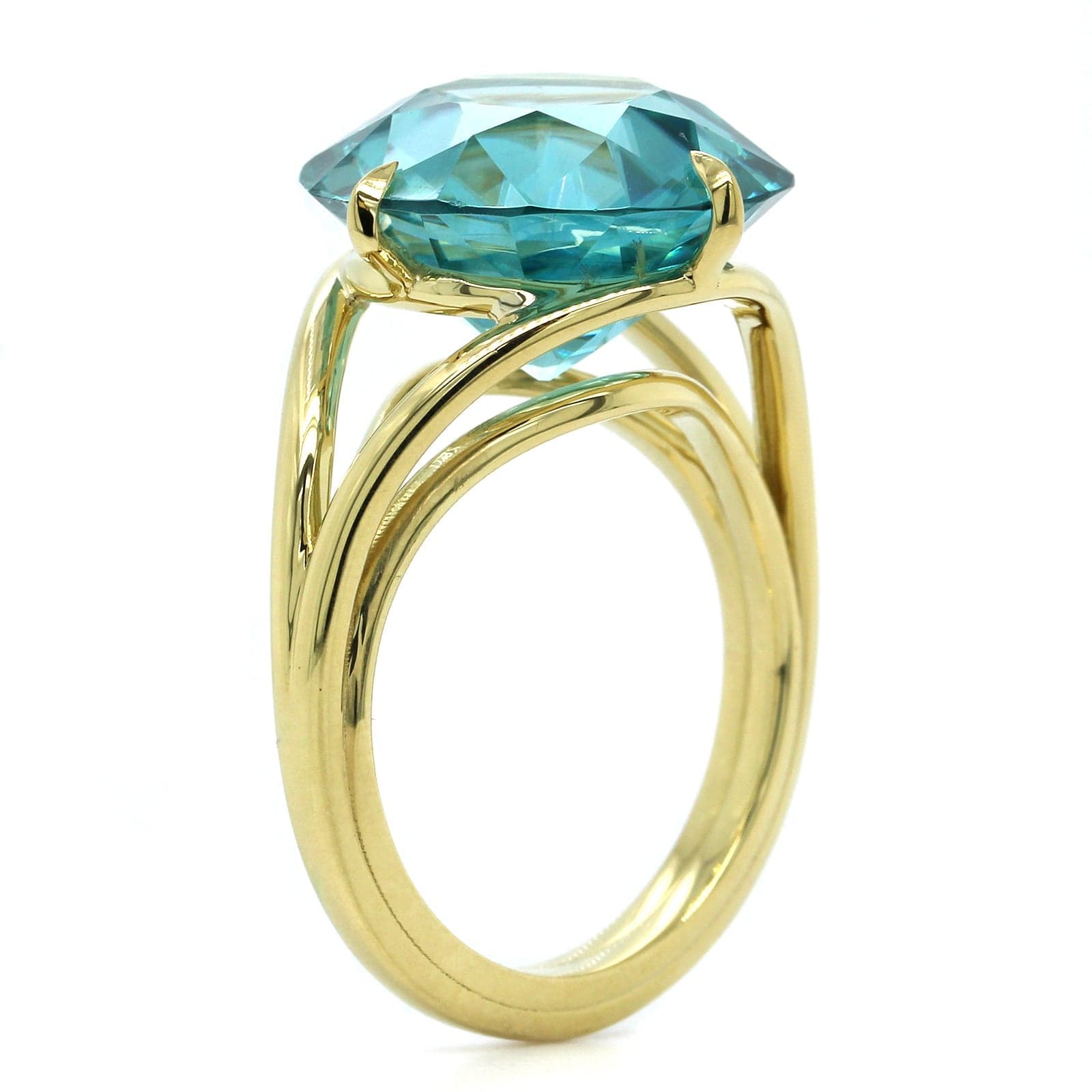 18K Yellow Gold Round Blue Zircon Ring
