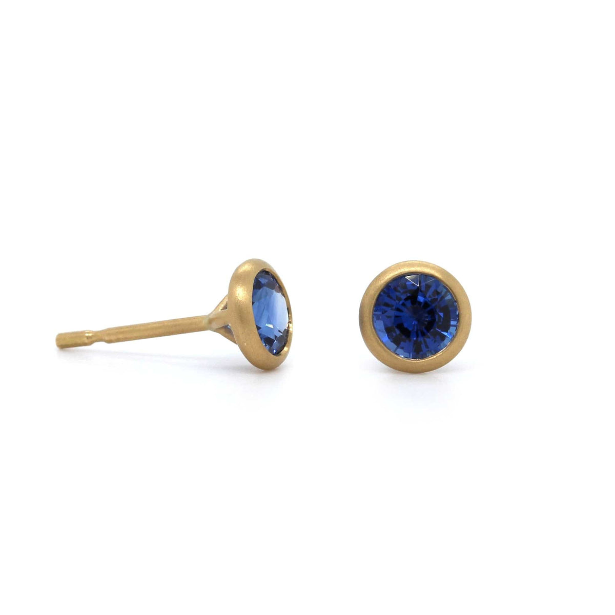18K Yellow Gold Sapphire Stud Earrings