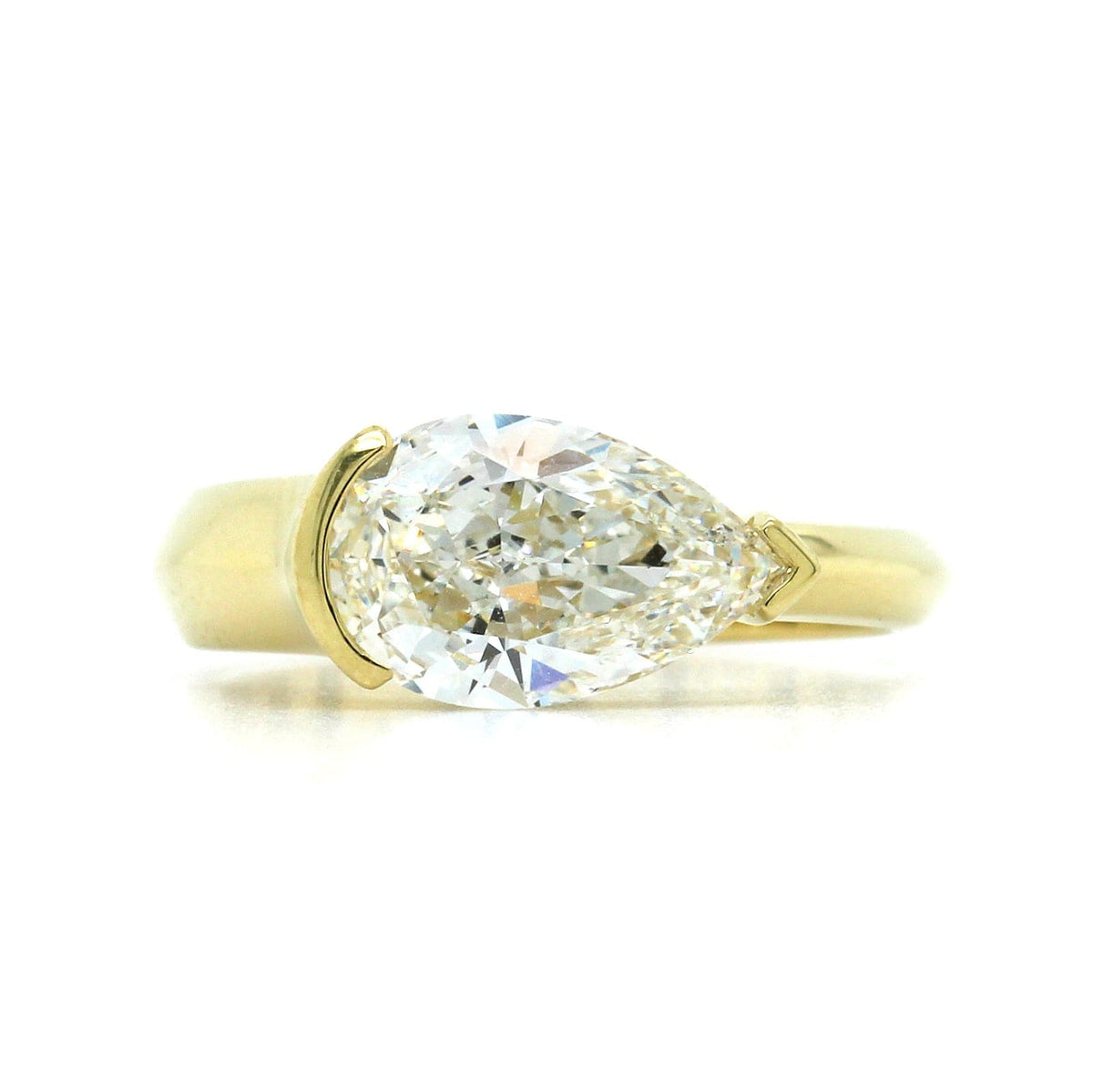 18K Yellow Gold Pear Shape Diamond Engagement Ring