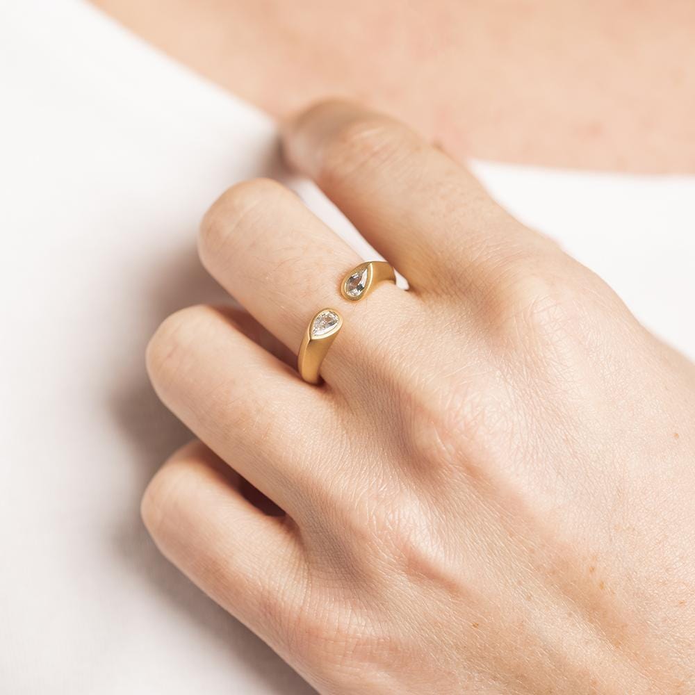 18K Yellow Gold White Sapphire Open Ring