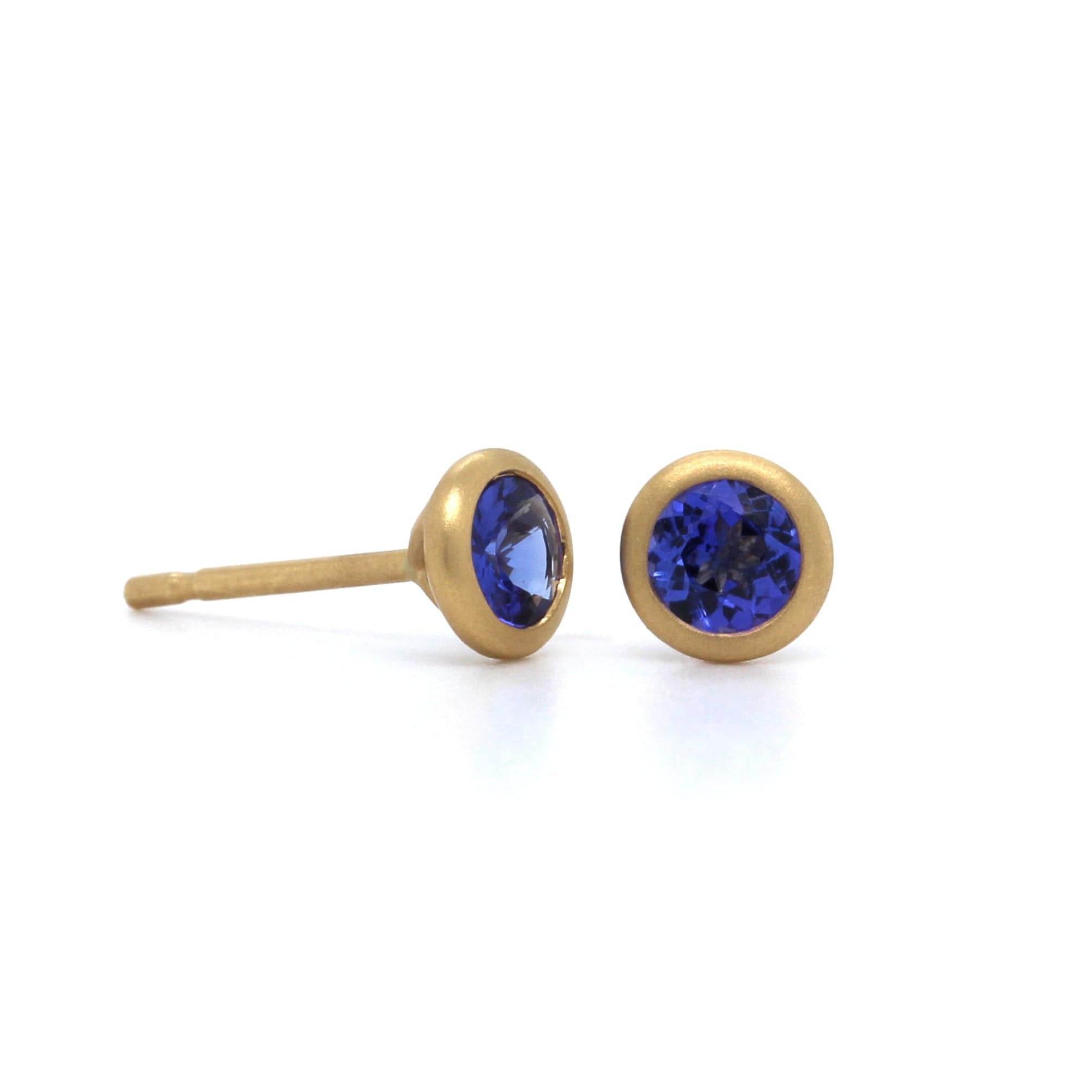 18K Yellow Gold Tanzanite Stud Earrings